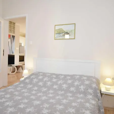 Classy And Modern Old Town Quarter - One Bedroom With Sea View Appartement