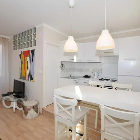 Classy And Modern Old Town Quarter - One Bedroom With Sea View *