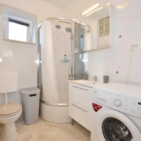 Classy And Modern Old Town Quarter - One Bedroom With Sea View Appartement *