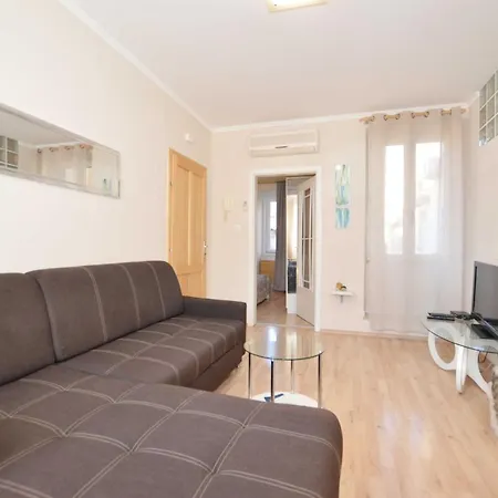 Classy And Modern Old Town Quarter - One Bedroom With Sea View *