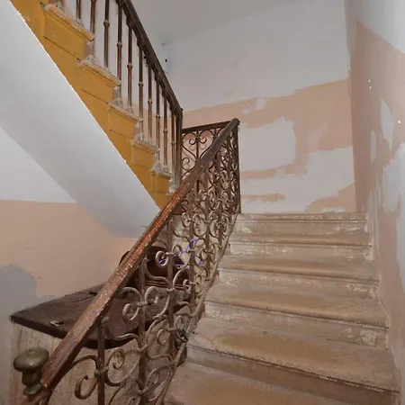Classy And Modern Old Town Quarter - One Bedroom With Sea View Rovinj