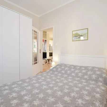Classy And Modern Old Town Quarter - One Bedroom With Sea View Appartement Rovinj